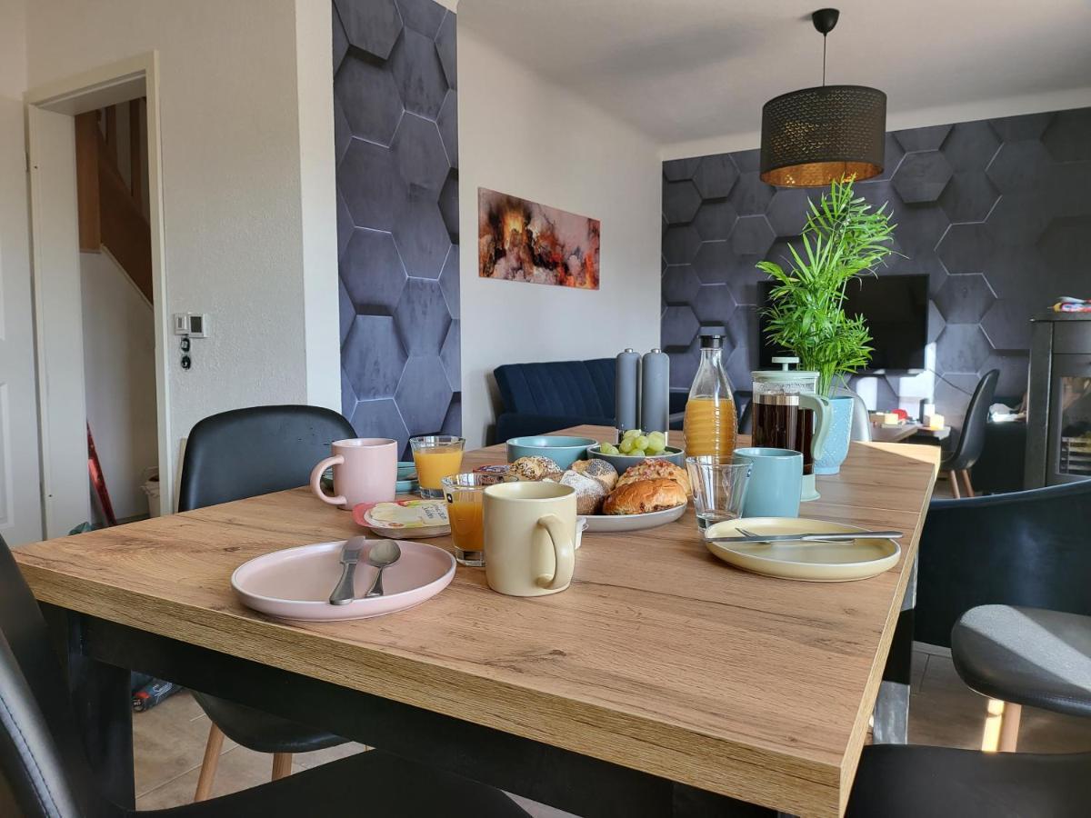 Modernes Behagliches Haus Mit Kamin, Terrasse Und Garten Magdeburgo Exterior foto