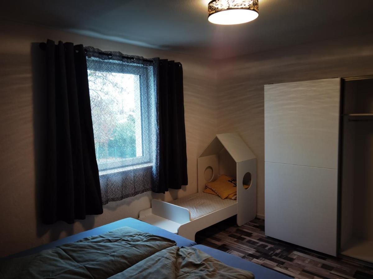 Modernes Behagliches Haus Mit Kamin, Terrasse Und Garten Magdeburgo Exterior foto